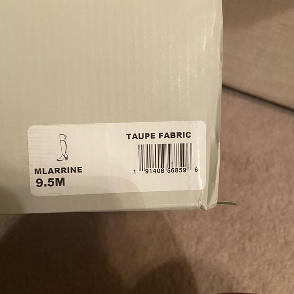 Thigh high Marc Fisher boots. 3” block heel. Like new! Worn once. Size 9.5 - Picture 5 of 8